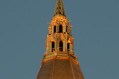 10-03 New York Life Building Pyramidal Gold Gilded Roof At Sunset Close Up At New York Madison Square Park